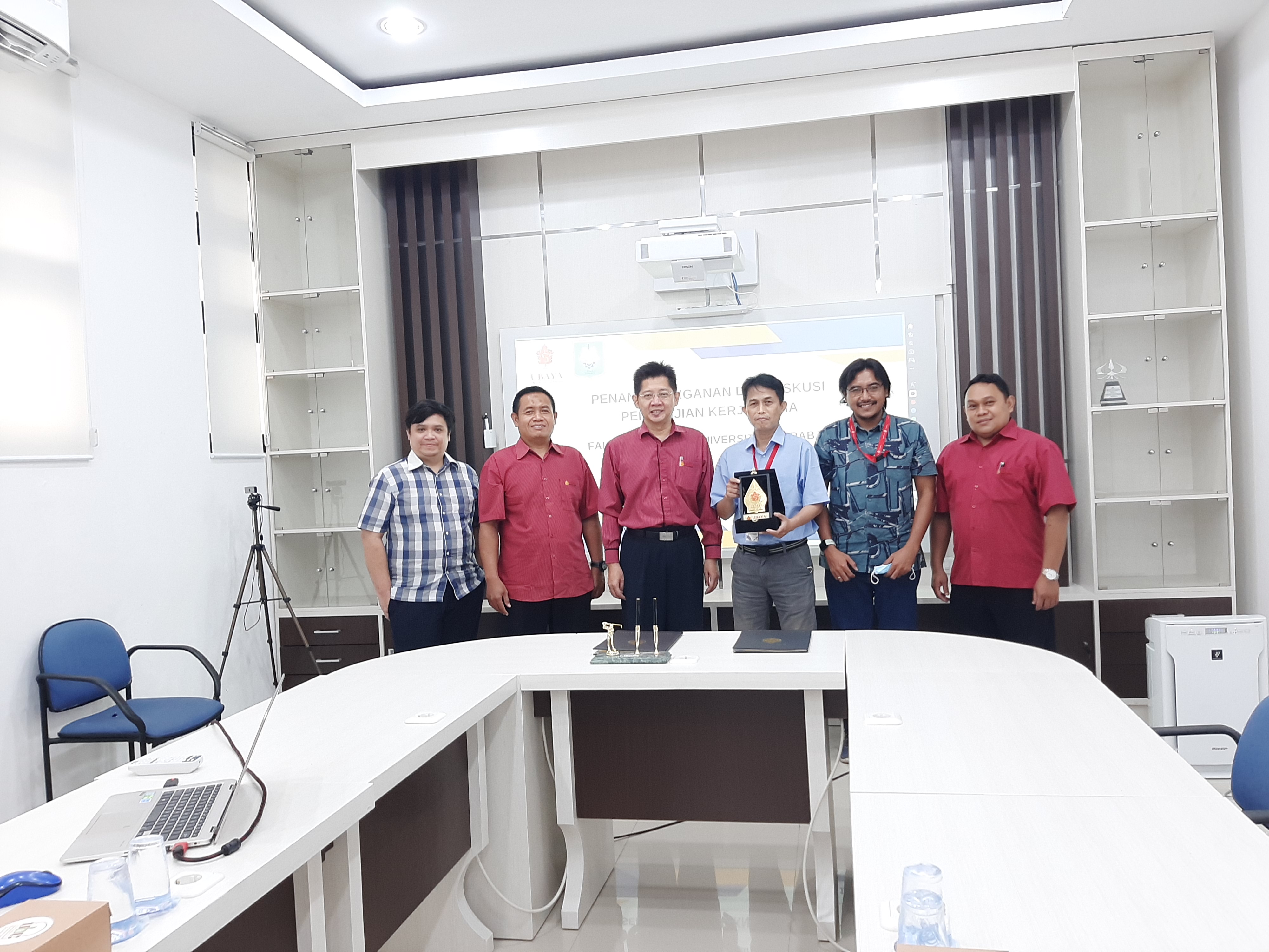 Perjanjian Kerja Sama dengan Fakultas Teknik Universitas Surabaya